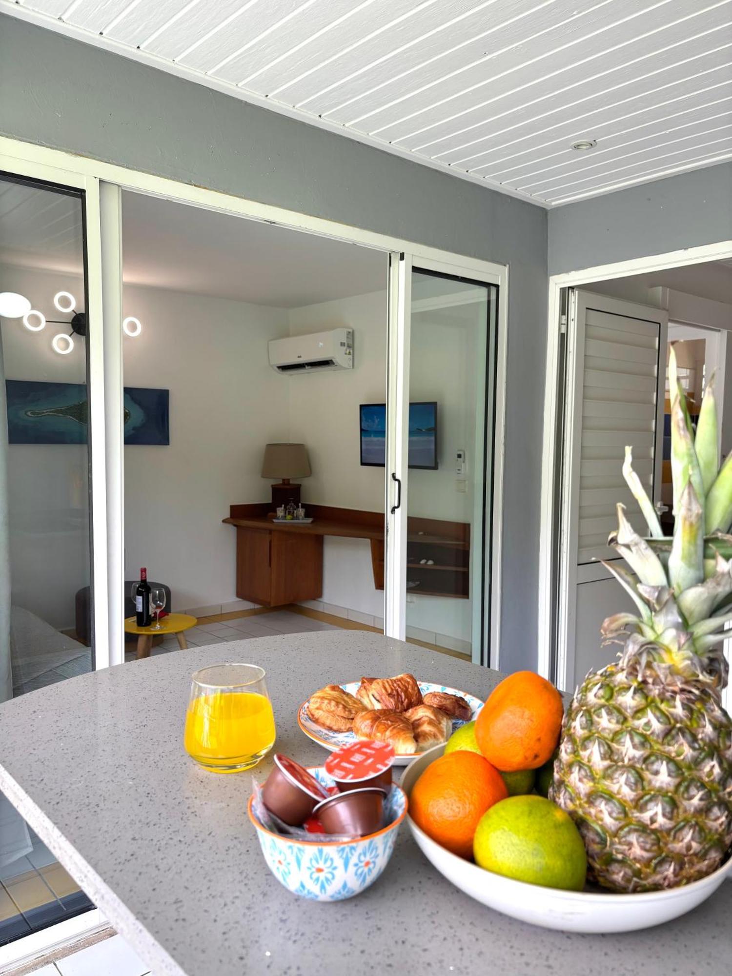 Blue Dream - Le Cocon Miel, Piscine, Restaurant Lägenhet Folle Anse Exteriör bild